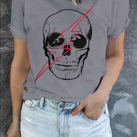 NWT Skull Lightning bolt graphic tee  Large - Picture 2 of 2